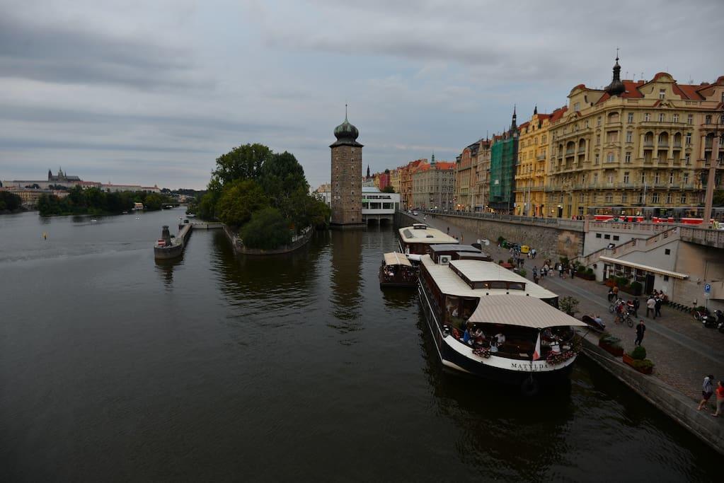 Apartments Resslova By The Dancing House Praag Buitenkant foto