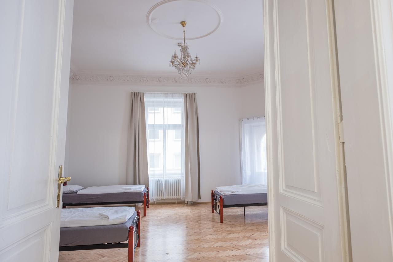 Apartments Resslova By The Dancing House Praag Buitenkant foto
