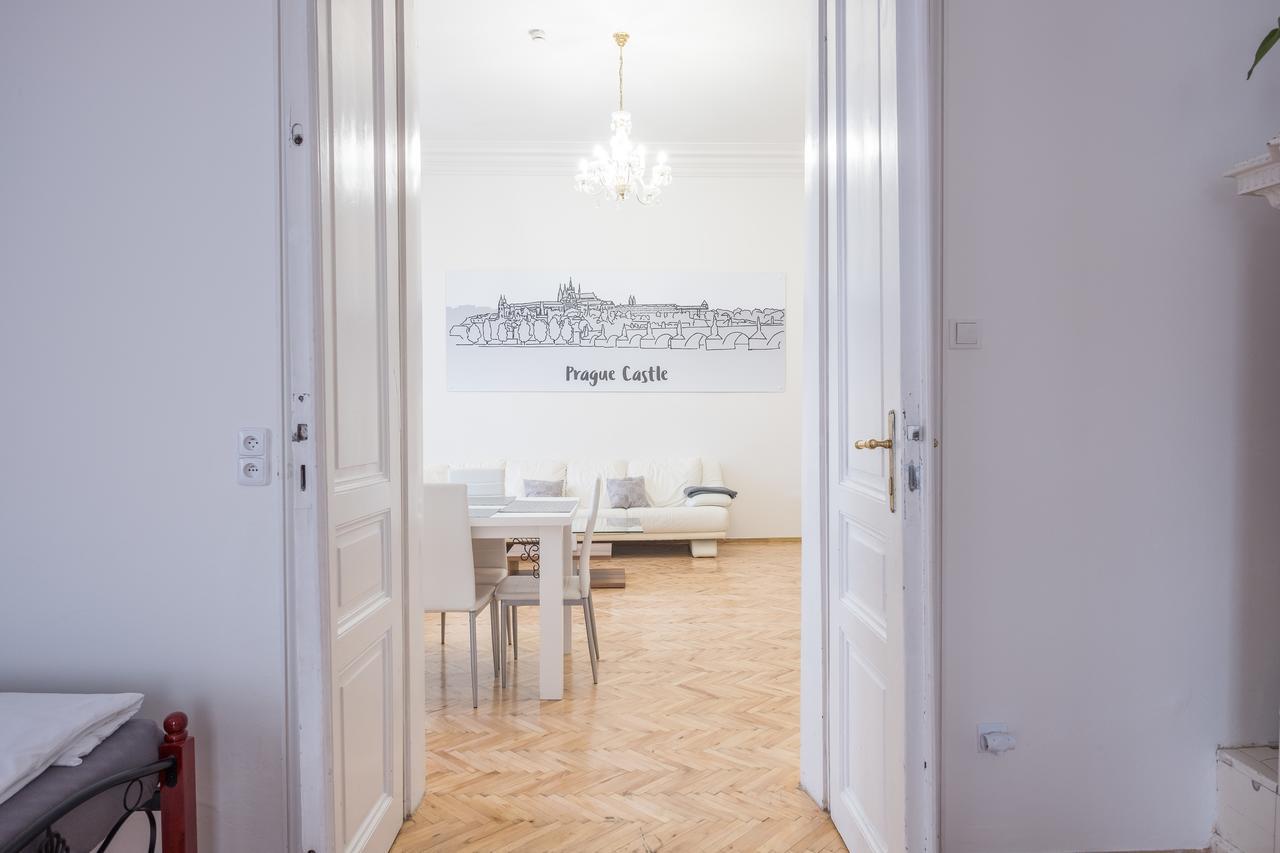 Apartments Resslova By The Dancing House Praag Buitenkant foto